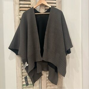 NEW ON - 34TH Women's Gray Black ONE SIZE Sweater Open Front Reversible Shaw